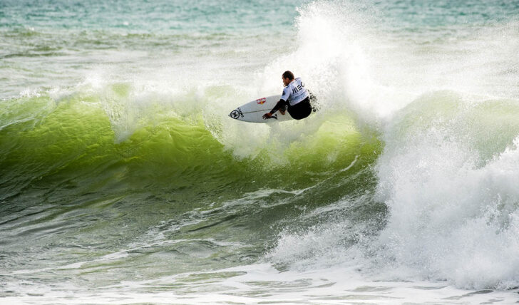 57200Vasco Ribeiro foi o surfista do dia no Pantin Classic