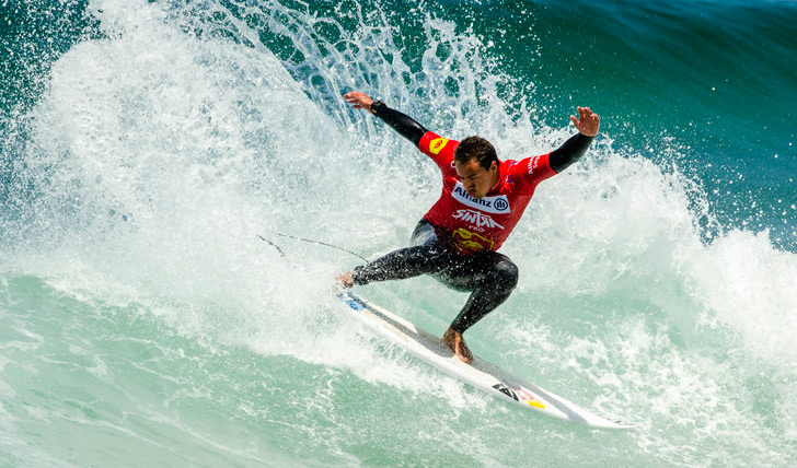 Vasco Ribeiro foi o melhor surfista do campeonato até às meias finais... Photo by Pedro Mestre/Liga MOCHE