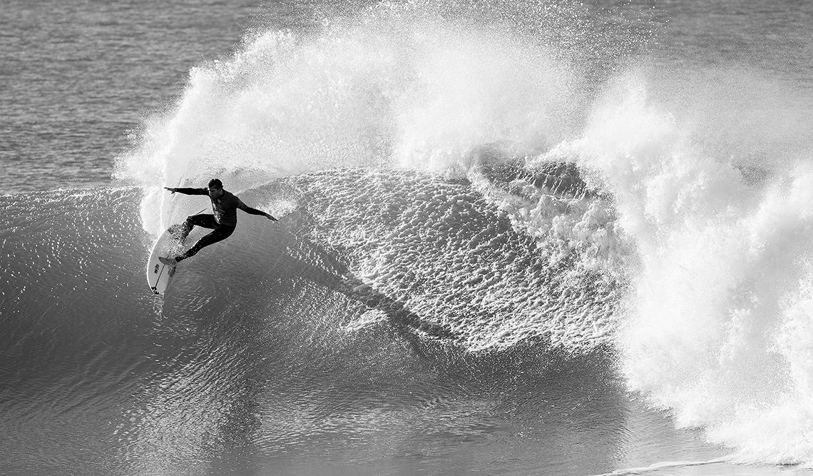 38841Frederico Morais vence no round 2 do Corona Open J-Bay