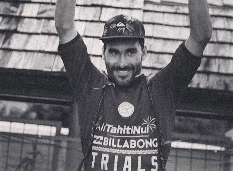 39392Aritz Aranburu vence trials do Billabong Pro Tahiti