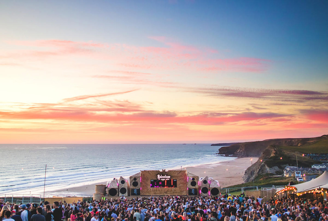 39405Homens eliminados do Boardmasters, sucesso absoluto no feminino