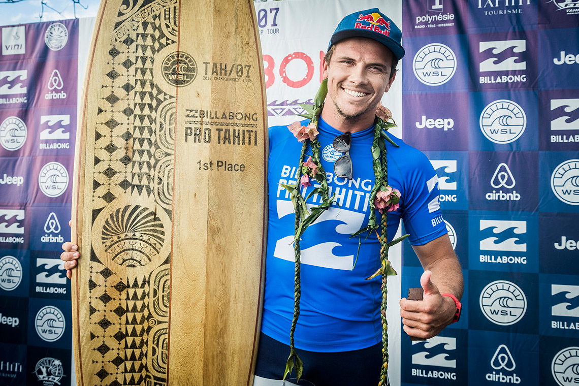 39497Julian Wilson vence Billabong Pro Tahiti em cinco minutos