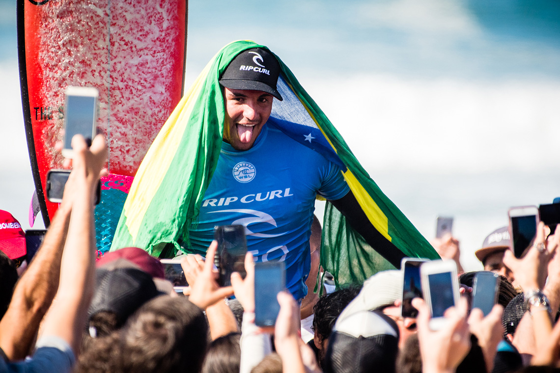 41020Gabriel Medina bate Julian Wilson na final do MEO Rip Curl Pro Portugal