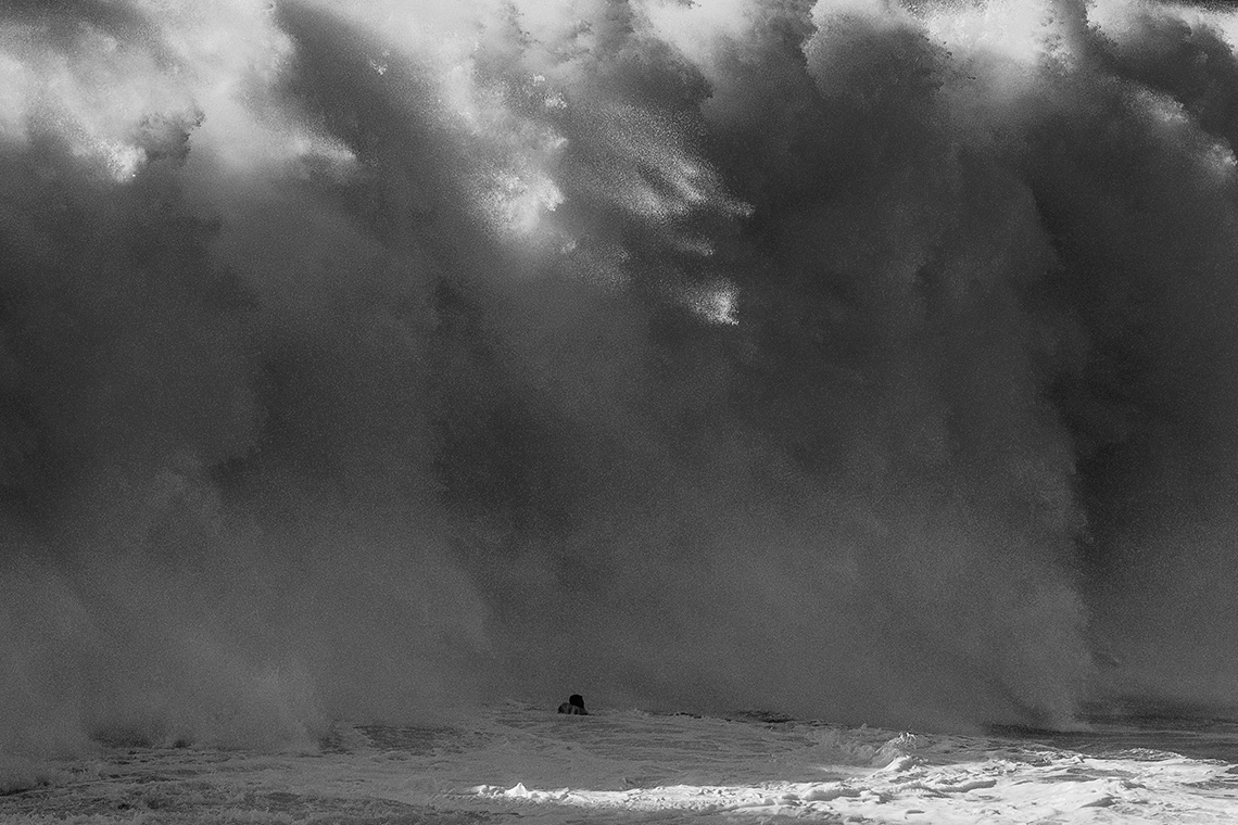41303Andrew Cotton sofre acidente grave na Nazaré