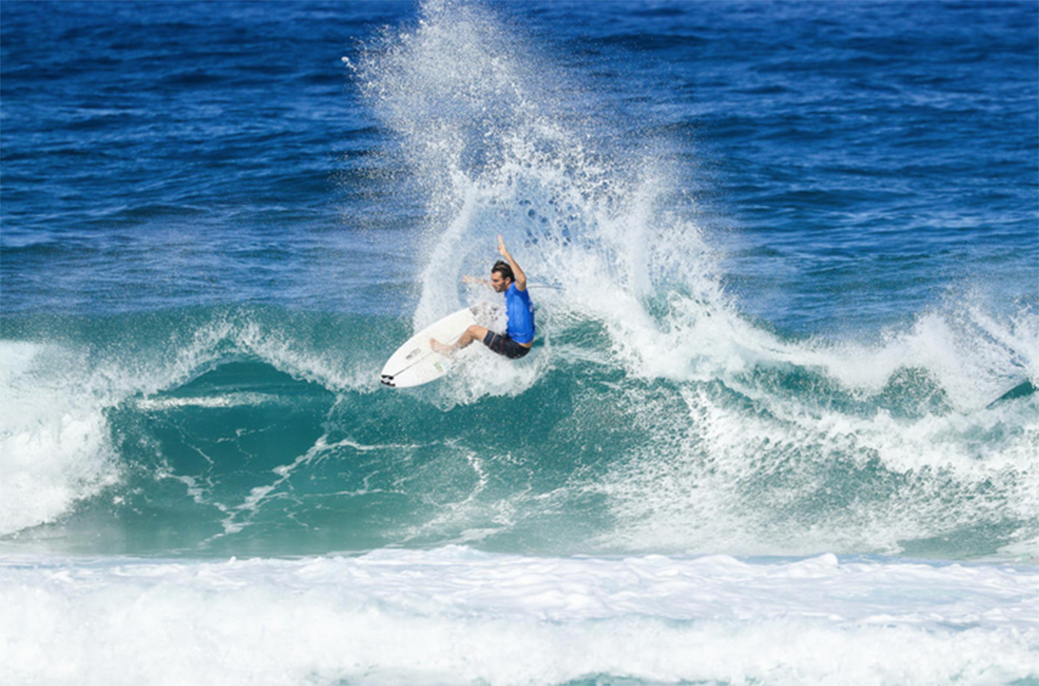 42002Frederico Morais relegado para round 2 do Billabong Pipe Masters