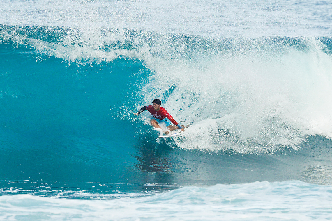 42036Disputa pelo título aperta entre John John Florence e Gabriel Medina