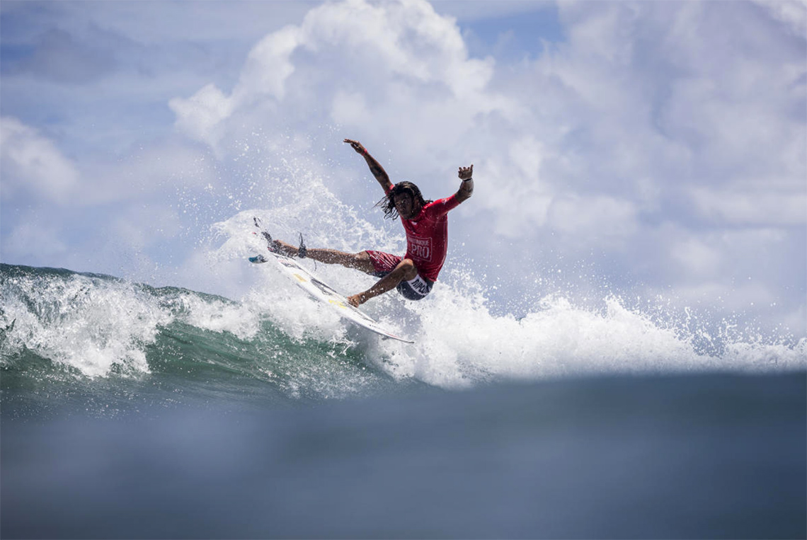 43423Miguel Blanco termina em 5º lugar no Martinique Surf Pro