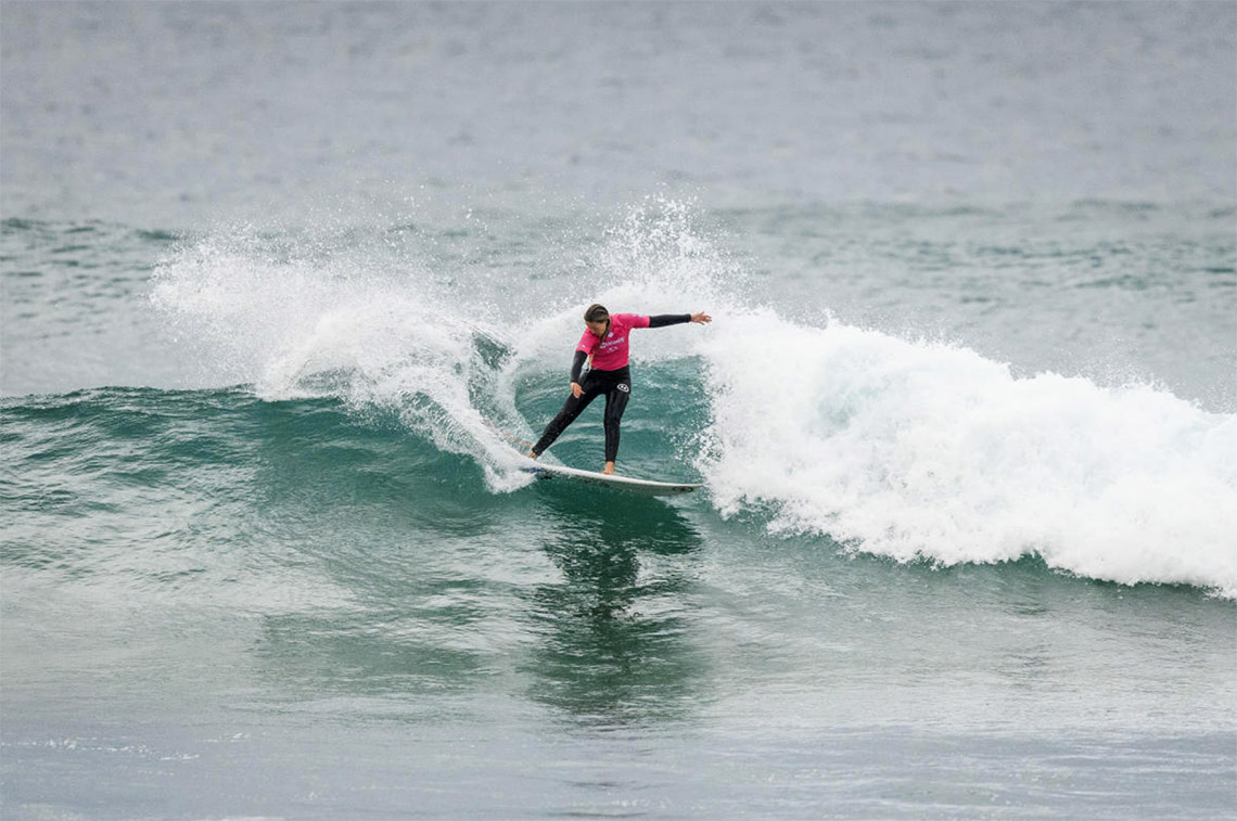 43731Camilla Kemp em 3º lugar no Pro Zarautz