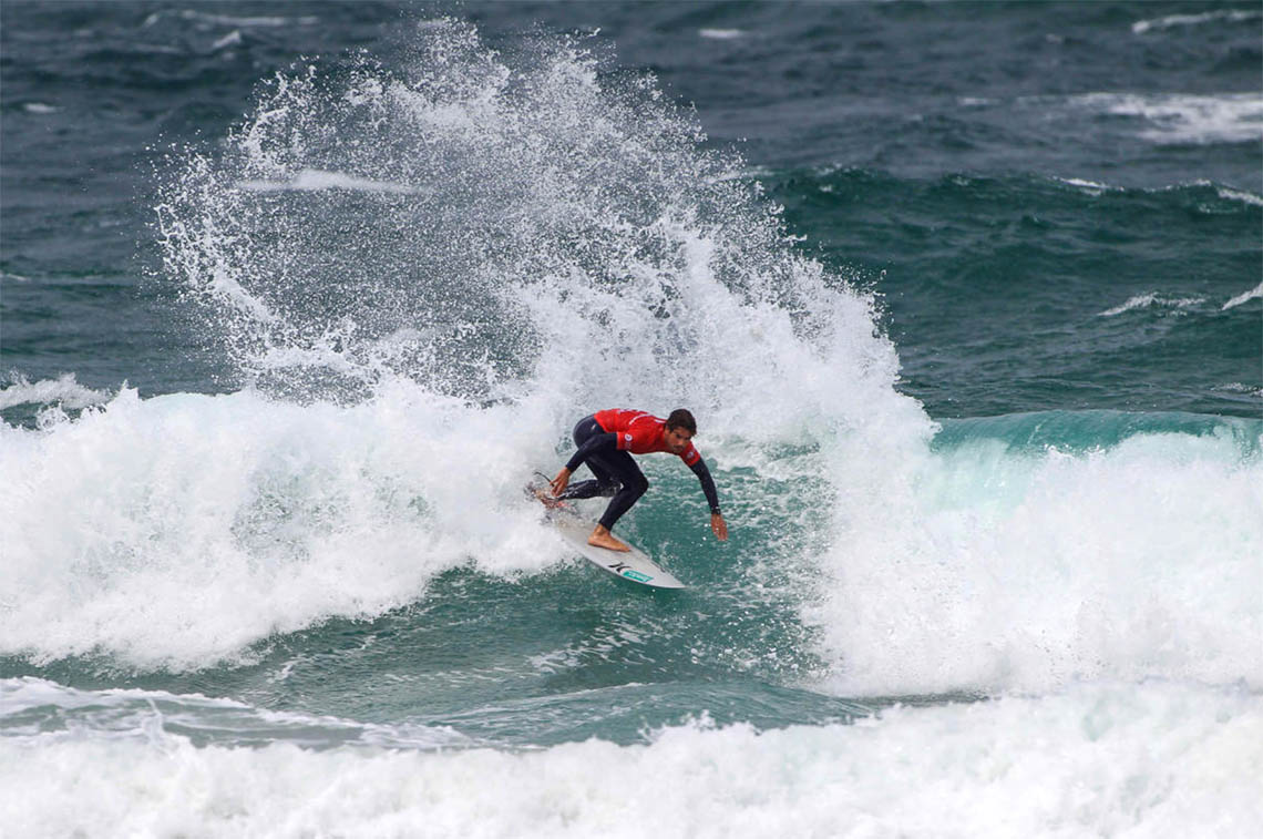 45547Vasco Ribeiro e Pedro Coelho no round de 16 do SA Open of Surfing