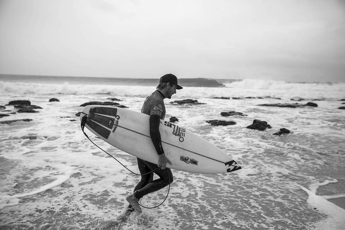 45734Frederico Morais compete no heat 4 do round 3…