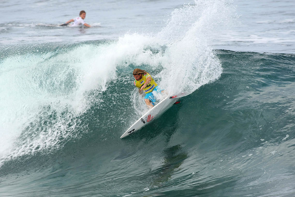 45973Lendas do surf disputam título mundial nos Açores