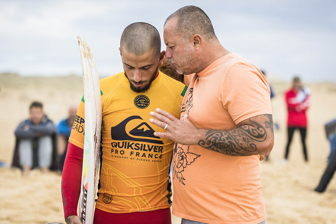 474343 cenários relevantes a 18 heats do fim do Quik/Roxy Pro France