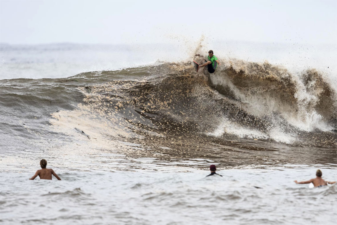 47915Miguel Blanco segue para o round 3 no HIC Pro em Sunset