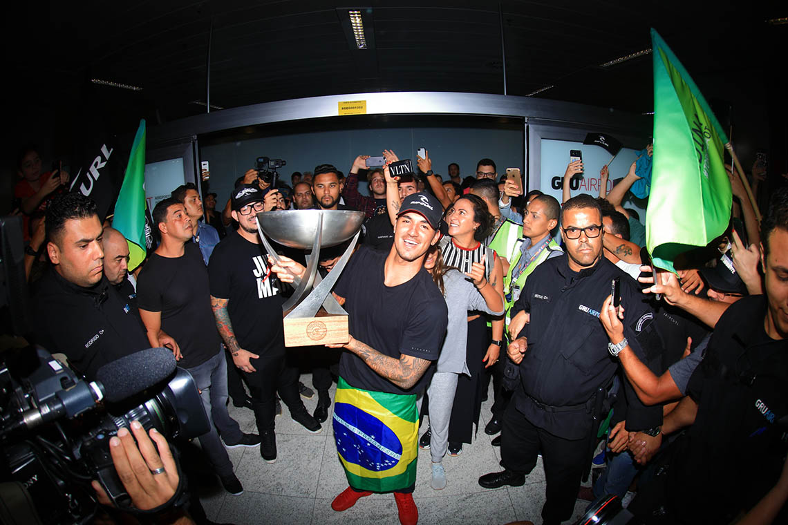 48713Brasil continua a ser a super potência do surf mundial…