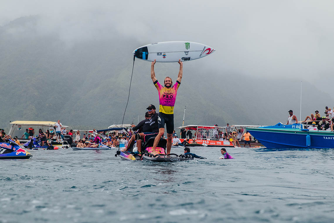 52001Owen Wright bate Gabriel Medina na final do Tahiti Pro Teahupo’o