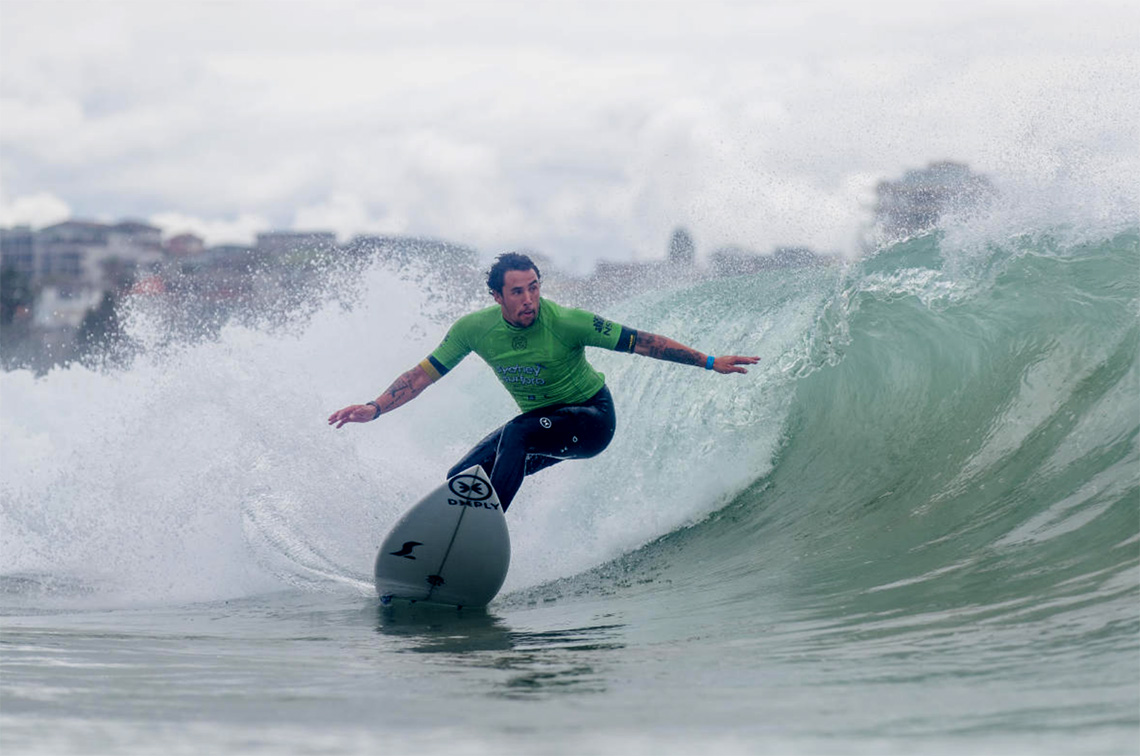 54827Vasco Ribeiro garante 3.500 pontos no Sydney Surf Pro