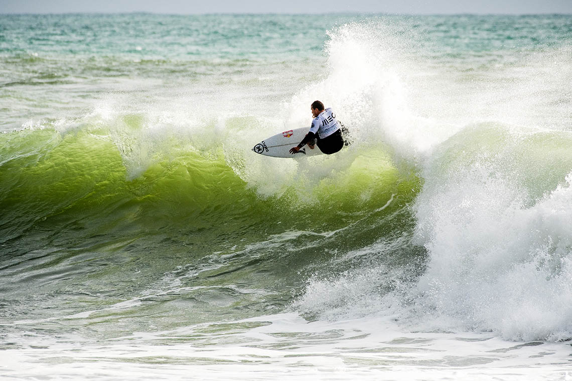 57200Vasco Ribeiro foi o surfista do dia no Pantin Classic