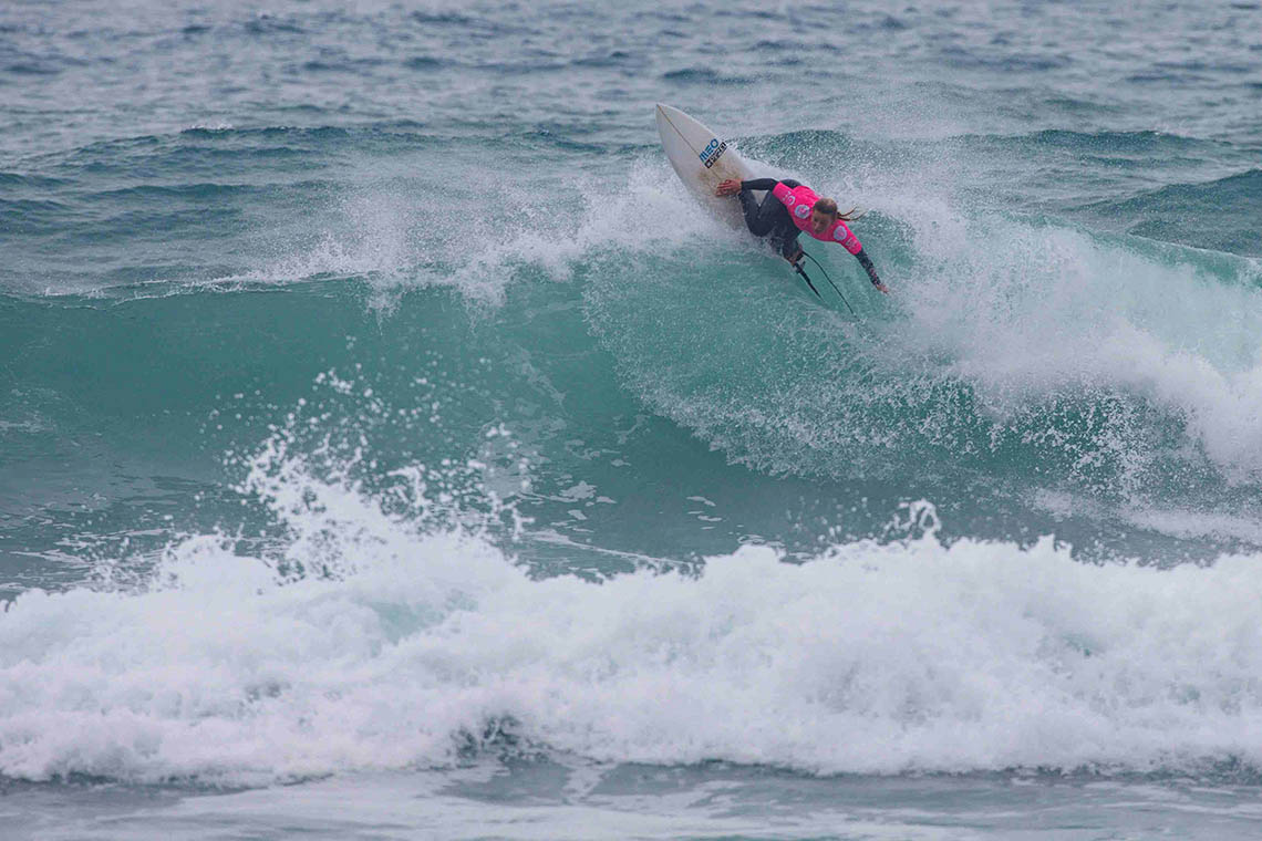 57788“Armada Lusa” reduzida a uma surfista na categoria feminina do Junior Pro Espinho