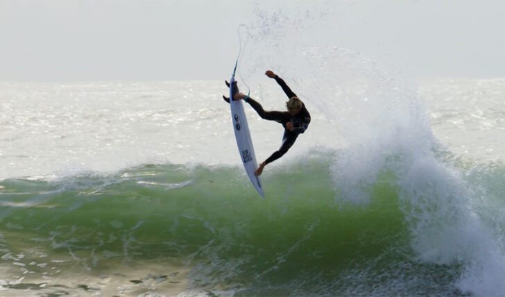 64477O melhor do free surf de John John Florence em Portugal em 2022