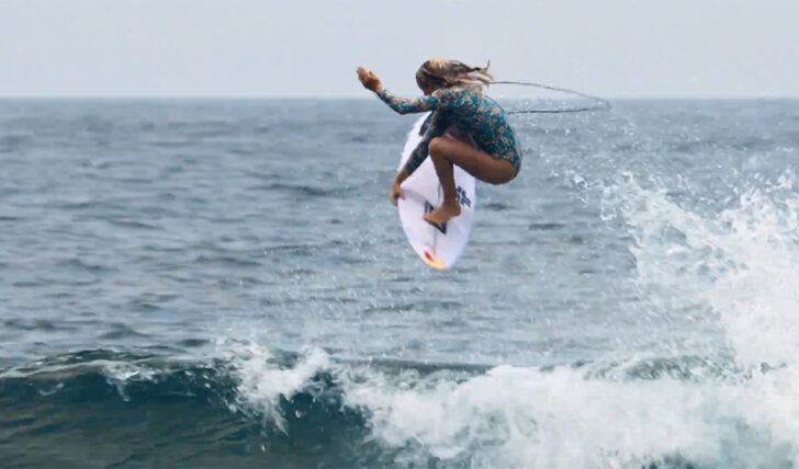 69365Toasted | Caitlin Simmers e a nova geração do surf feminino