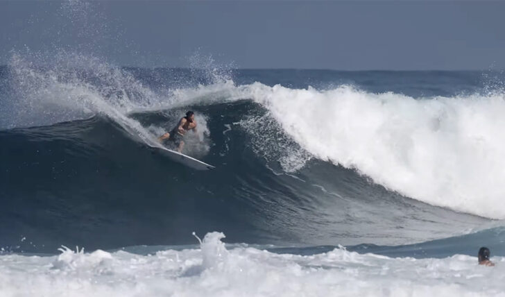 72341Surfistas do CT (incluindo Frederico Morais) destroem Haleiwa