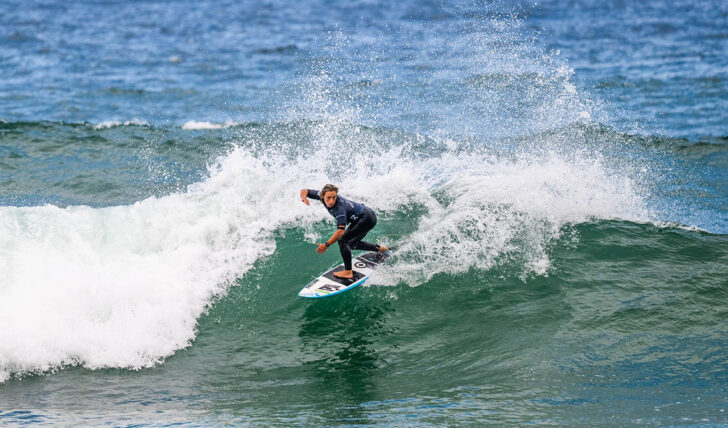 75381Yolanda Hopkins a dois heats (ou menos) do Championship Tour