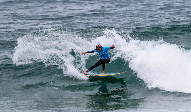 75807Maria Salgado no round 2 do WSL World Junior Championships