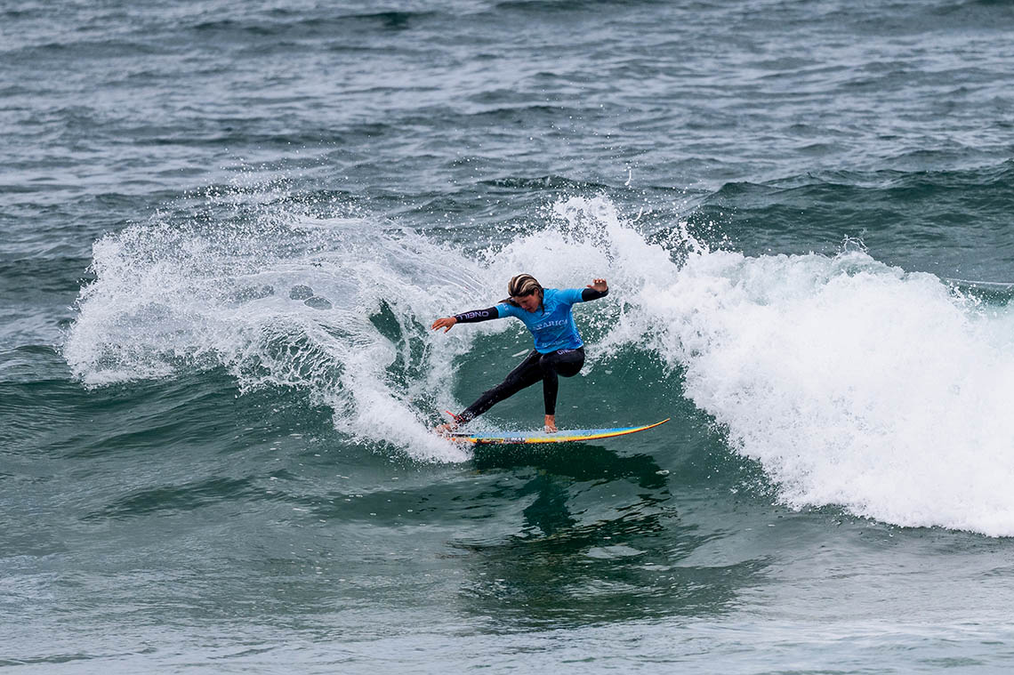75807Maria Salgado no round 2 do WSL World Junior Championships
