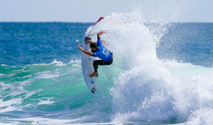 76049Alejo Muniz anuncia “reforma” do surf de competição