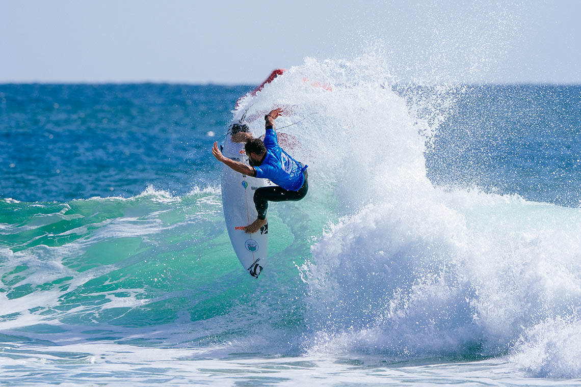 76049Alejo Muniz anuncia “reforma” do surf de competição