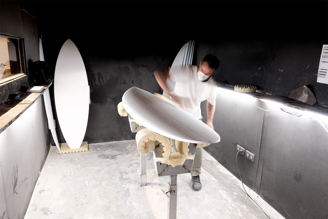 76325PSF recebe Dylan Longbottom para encontro com a comunidade de surf e shapers