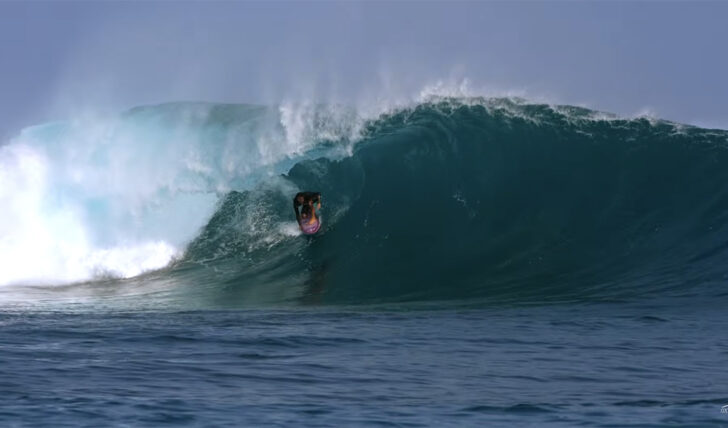 76545Miguel Blanco, Natxo e Kepa em “Surfing the Red Island”
