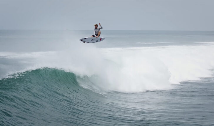 76972John John Florence | A point in the Pacific